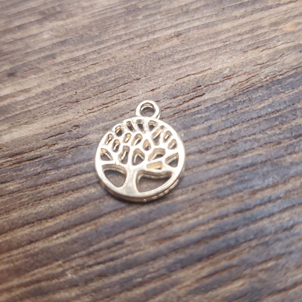 P110‎ tree of life pendant